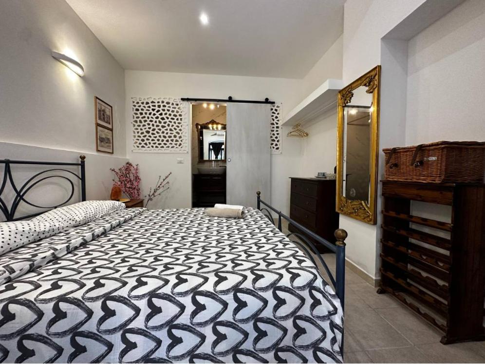 Enchanting Room In Bari Old Town Esterno foto