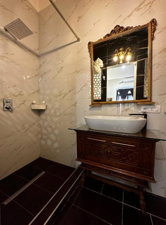 Enchanting Room In Bari Old Town Esterno foto